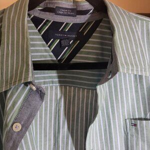 Long sleeve Tommy hilfiger custom fit button down dress shirt